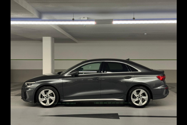 Audi A3 Limousine 30 TFSI S edition, 2 X S- LINE,matrix led, daytona grijs, 1 e eigenaar, 1/2 leder, 's, NL auto nap