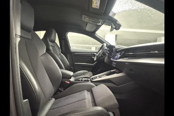 Audi A3 Limousine 30 TFSI S edition, 2 X S- LINE,matrix led, daytona grijs, 1 e eigenaar, 1/2 leder, 's, NL auto nap