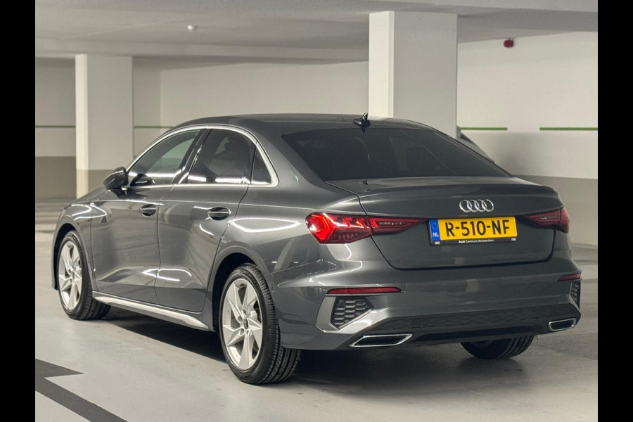 Audi A3 Limousine 30 TFSI S edition, 2 X S- LINE,matrix led, daytona grijs, 1 e eigenaar, 1/2 leder, 's, NL auto nap