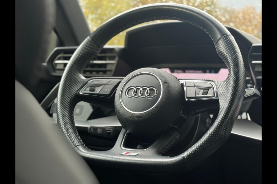 Audi A3 Limousine 30 TFSI S edition, 2 X S- LINE,matrix led, daytona grijs, 1 e eigenaar, 1/2 leder, 's, NL auto nap