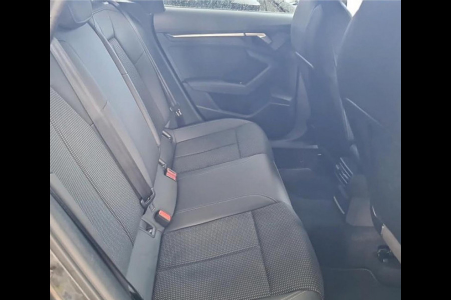Audi A3 Limousine 30 TFSI S edition, 2 X S- LINE,matrix led, daytona grijs, 1 e eigenaar, 1/2 leder, 's, NL auto nap