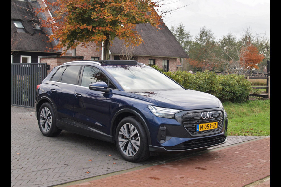 Audi Q4 e-tron 40 Launch edition Advanced Plus 77 kWh | Panoramadak | Camera | Trekhaak | Sfeerverlichting | Apple Carplay |