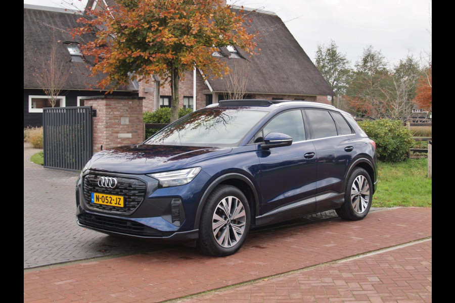 Audi Q4 e-tron 40 Launch edition Advanced Plus 77 kWh | Panoramadak | Camera | Trekhaak | Sfeerverlichting | Apple Carplay |