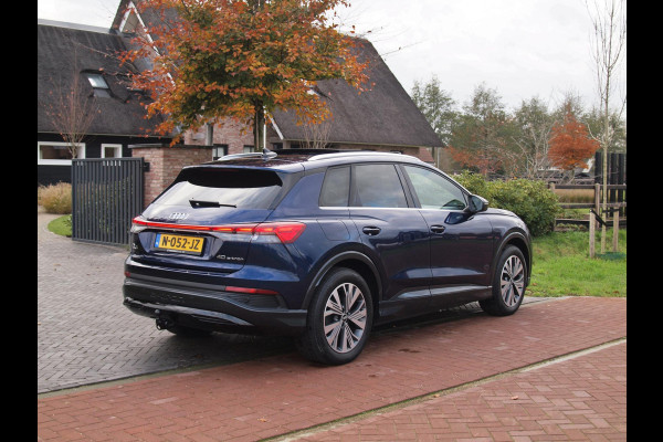 Audi Q4 e-tron 40 Launch edition Advanced Plus 77 kWh | Panoramadak | Camera | Trekhaak | Sfeerverlichting | Apple Carplay |