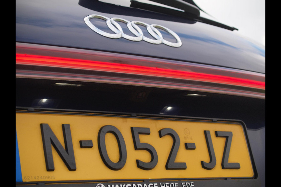 Audi Q4 e-tron 40 Launch edition Advanced Plus 77 kWh | Panoramadak | Camera | Trekhaak | Sfeerverlichting | Apple Carplay |