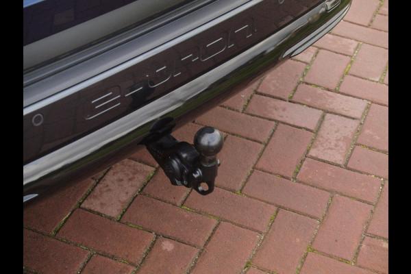 Audi Q4 e-tron 40 Launch edition Advanced Plus 77 kWh | Panoramadak | Camera | Trekhaak | Sfeerverlichting | Apple Carplay |