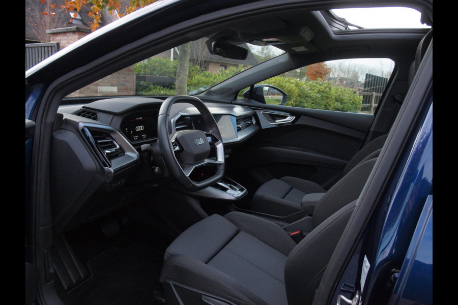 Audi Q4 e-tron 40 Launch edition Advanced Plus 77 kWh | Panoramadak | Camera | Trekhaak | Sfeerverlichting | Apple Carplay |