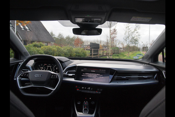 Audi Q4 e-tron 40 Launch edition Advanced Plus 77 kWh | Panoramadak | Camera | Trekhaak | Sfeerverlichting | Apple Carplay |