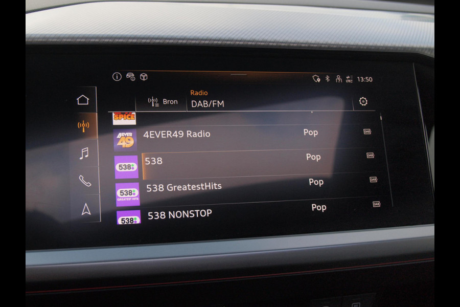 Audi Q4 e-tron 40 Launch edition Advanced Plus 77 kWh | Panoramadak | Camera | Trekhaak | Sfeerverlichting | Apple Carplay |