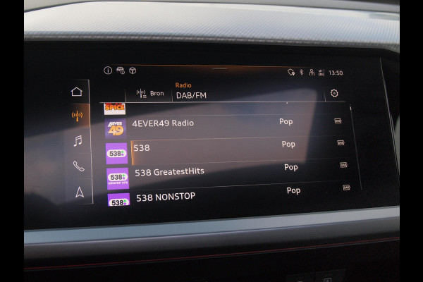 Audi Q4 e-tron 40 Launch edition Advanced Plus 77 kWh | Panoramadak | Camera | Trekhaak | Sfeerverlichting | Apple Carplay |