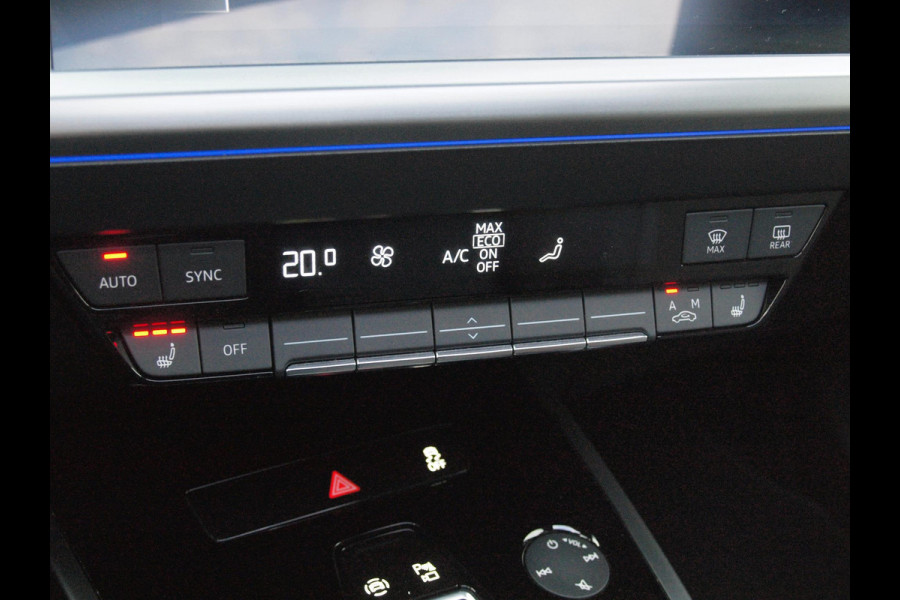 Audi Q4 e-tron 40 Launch edition Advanced Plus 77 kWh | Panoramadak | Camera | Trekhaak | Sfeerverlichting | Apple Carplay |