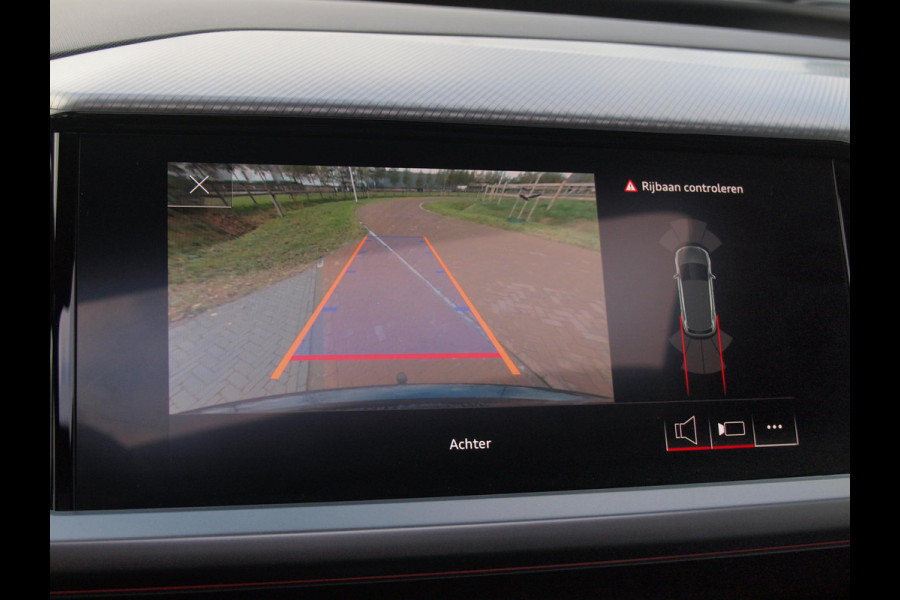 Audi Q4 e-tron 40 Launch edition Advanced Plus 77 kWh | Panoramadak | Camera | Trekhaak | Sfeerverlichting | Apple Carplay |