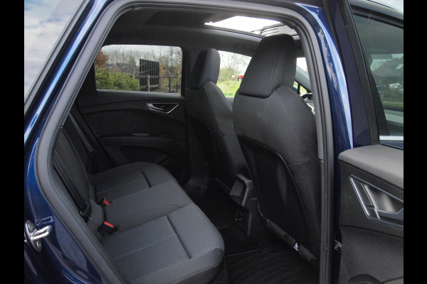 Audi Q4 e-tron 40 Launch edition Advanced Plus 77 kWh | Panoramadak | Camera | Trekhaak | Sfeerverlichting | Apple Carplay |