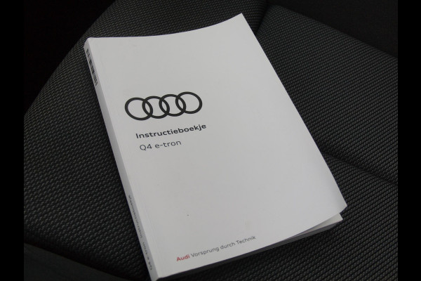 Audi Q4 e-tron 40 Launch edition Advanced Plus 77 kWh | Panoramadak | Camera | Trekhaak | Sfeerverlichting | Apple Carplay |