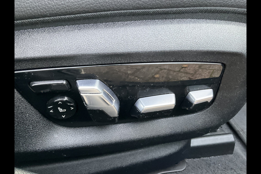 BMW 5 Serie Touring 530e xDrive M-sport HUD Laser Memory 4wielsturing Pano Business Edition Plus