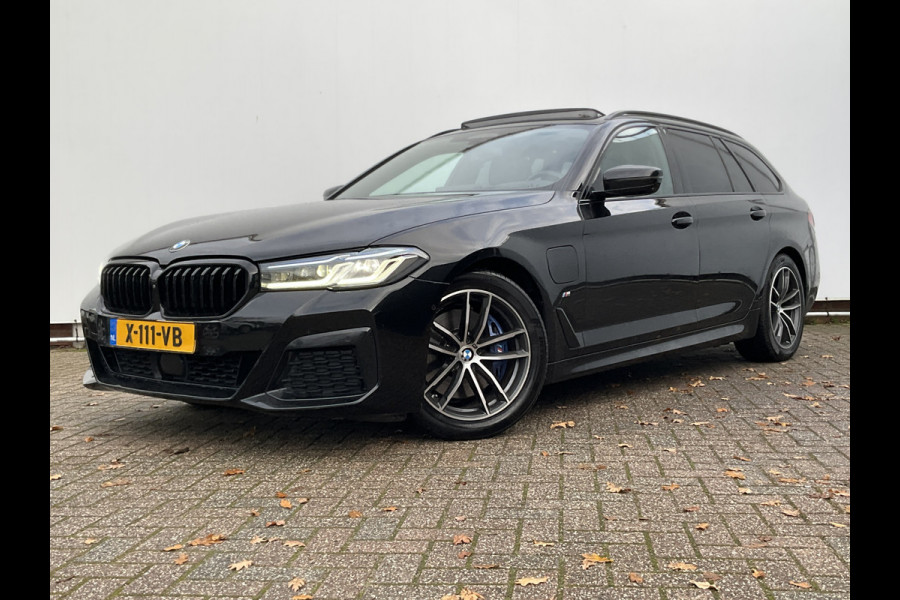 BMW 5 Serie Touring 530e xDrive M-sport HUD Laser Memory 4wielsturing Pano Business Edition Plus