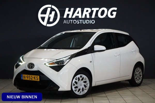 Toyota Aygo 1.0 VVT-i x-play Automaat + DEALER ONDERHOUDEN / CAMERA / APPLE CARPLAY