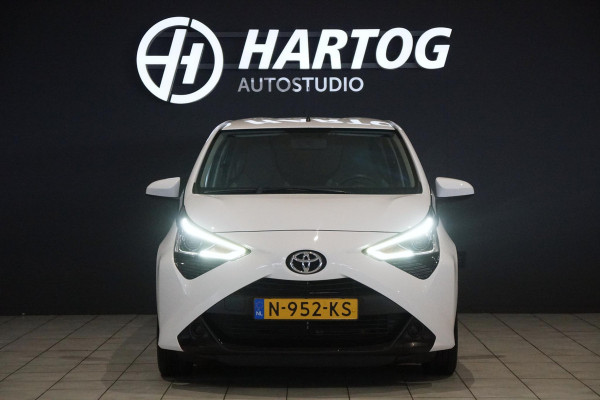 Toyota Aygo 1.0 VVT-i x-play Automaat + DEALER ONDERHOUDEN / CAMERA / APPLE CARPLAY
