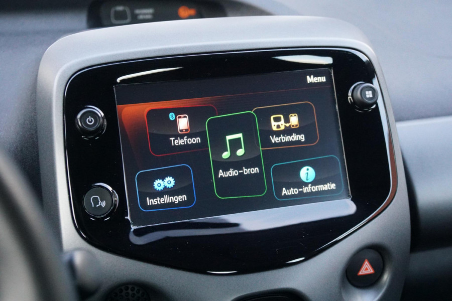 Toyota Aygo 1.0 VVT-i x-play Automaat + DEALER ONDERHOUDEN / CAMERA / APPLE CARPLAY