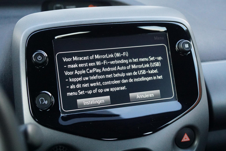 Toyota Aygo 1.0 VVT-i x-play Automaat + DEALER ONDERHOUDEN / CAMERA / APPLE CARPLAY