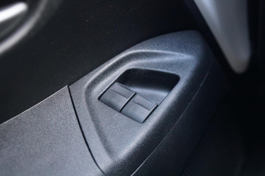 Toyota Aygo 1.0 VVT-i x-play Automaat + DEALER ONDERHOUDEN / CAMERA / APPLE CARPLAY