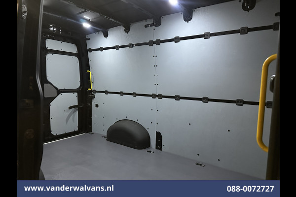 Volkswagen Crafter 2.0 TDI 141pk L3H3 L2H2 Euro6 Airco | Camera | Apple Carplay | Andoid Auto 270 Graden Achterdeuren, Bijrijdersbank, 3000kg trekvermogen