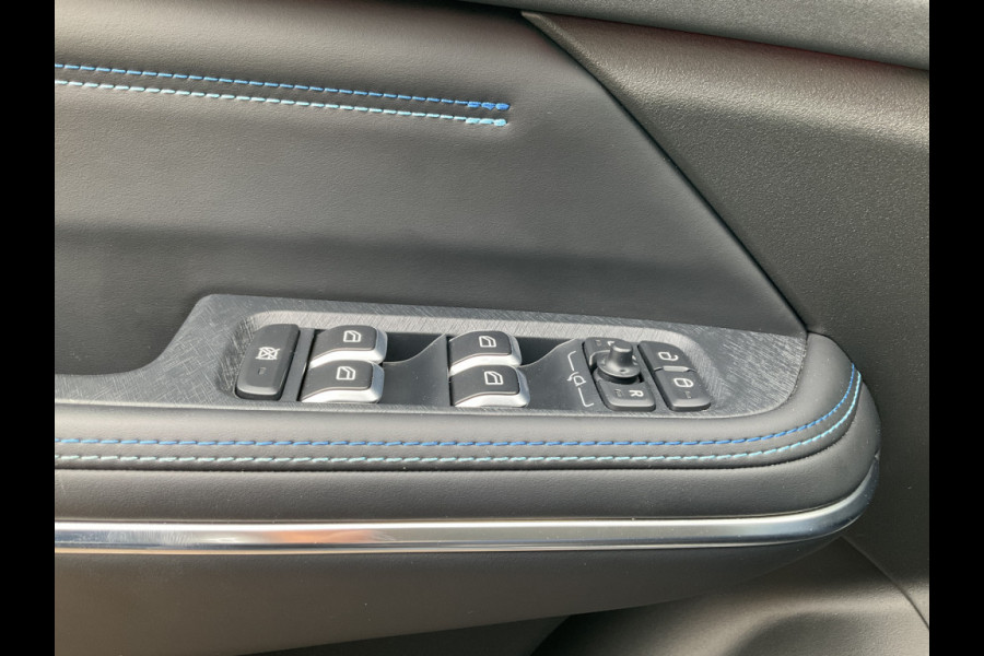 Lynk & Co 01 1.5 262PK PHEV Zwarte hemel 360° StoelVerw. Panoramadak Plug-in