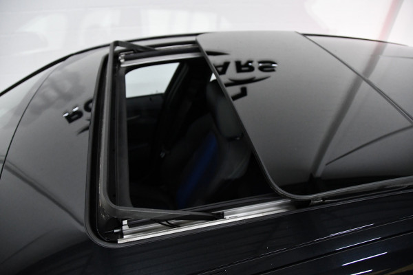 BMW 1-serie 118i High Executive, Pano, Sfeerverlichting, Applecarplay