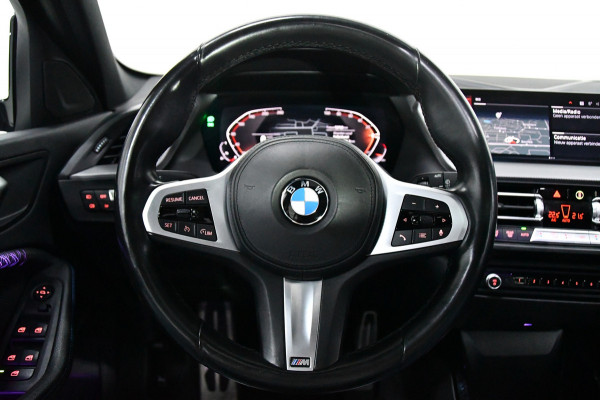 BMW 1-serie 118i High Executive, Pano, Sfeerverlichting, Applecarplay