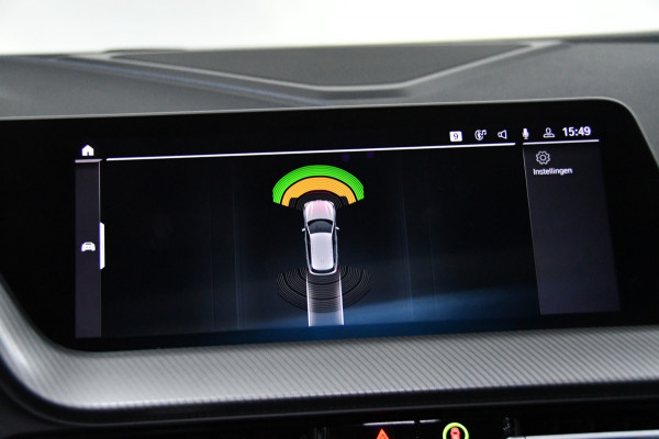 BMW 1-serie 118i High Executive, Pano, Sfeerverlichting, Applecarplay