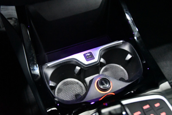 BMW 1-serie 118i High Executive, Pano, Sfeerverlichting, Applecarplay