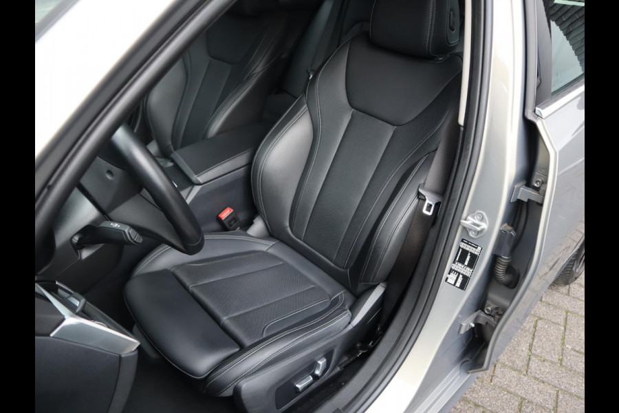 BMW 3 Serie Touring 318i Executive Luxury Line Automaat / Live Cockpit Professional / Trekhaak / Elektrisch Verstelbare Sportstoelen / LED / 18 Inch / Leder / Hifi / Chrome Line / DAB / Parkeersensoren voor+achter
