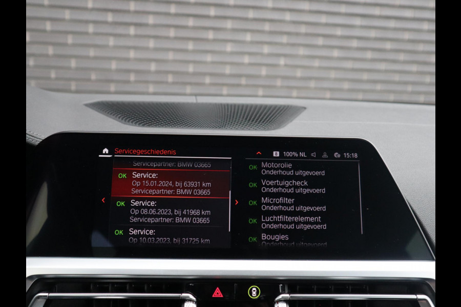 BMW 3 Serie Touring 318i Executive Luxury Line Automaat / Live Cockpit Professional / Trekhaak / Elektrisch Verstelbare Sportstoelen / LED / 18 Inch / Leder / Hifi / Chrome Line / DAB / Parkeersensoren voor+achter