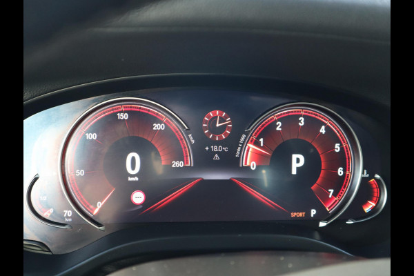 BMW X4 xDrive30i High Executive M Sport Pakket Automaat / Navigatie Professional / Panoramadak / Head-Up Display / Driving Assistant Plus / Innovation Pakket / Leder / M Sportremsysteem / Adaptief Onderstel / 20 Inch