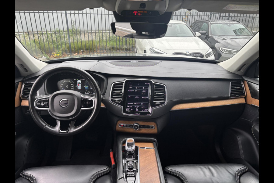 Volvo XC90 2.0 T8 Twin Engine AWD Inscription Automaat / 7 Persoons / Panoramadak / Harman Kardon / Comfortstoelen / Trekhaak / 20 Inch / Stoelverwarming / Achteruitrijcamera / LED / Elektrisch Verstelbare Stoelen