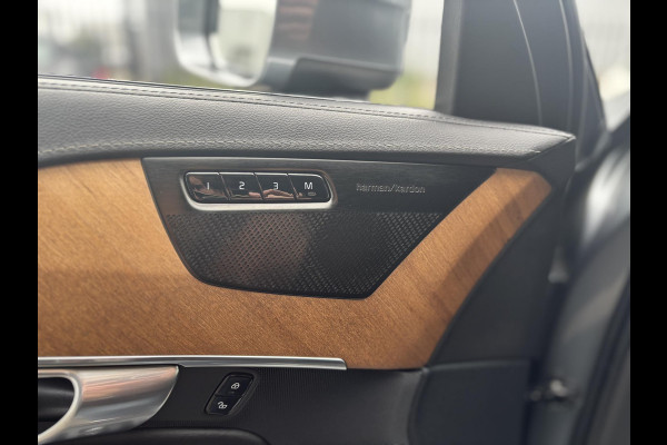 Volvo XC90 2.0 T8 Twin Engine AWD Inscription Automaat / 7 Persoons / Panoramadak / Harman Kardon / Comfortstoelen / Trekhaak / 20 Inch / Stoelverwarming / Achteruitrijcamera / LED / Elektrisch Verstelbare Stoelen
