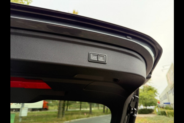 Audi A3 Sportback 45Tfsi e 3xS-line 272 pk 19 inch Competition vol leer matrix panorama dak