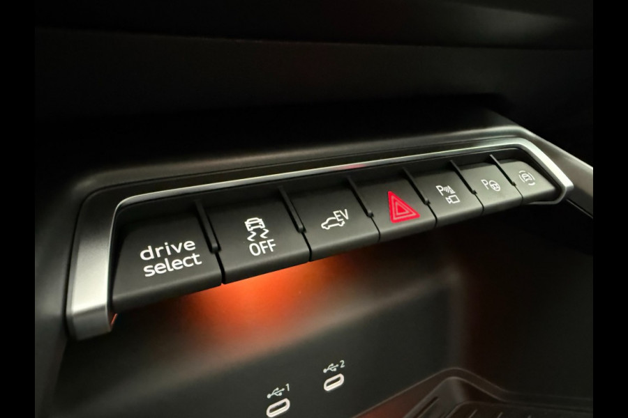 Audi A3 Sportback 45Tfsi e 3xS-line 272 pk 19 inch Competition vol leer matrix panorama dak