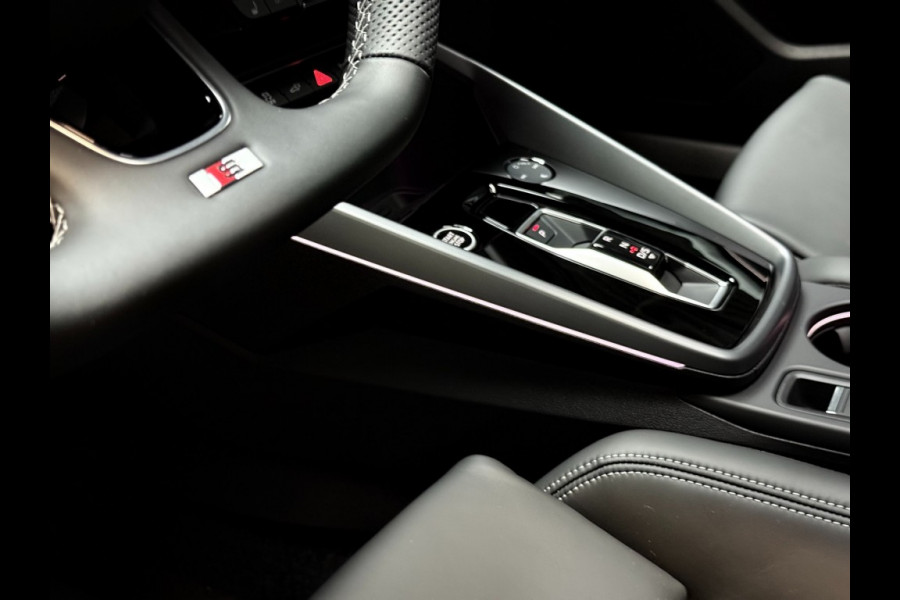 Audi A3 Sportback 45Tfsi e 3xS-line 272 pk 19 inch Competition vol leer matrix panorama dak