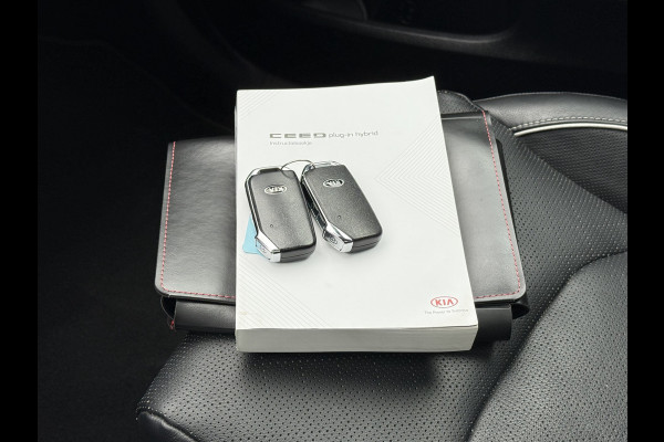 Kia Xceed BWJ 2021 | 1.6 GDi PHEV 141PK ExecutiveLine | TREKHAAK | PANO | LEER | 18'' LMV | CAMERA | STOELVERW | ACHTERBANK VERW | CARPLAY |