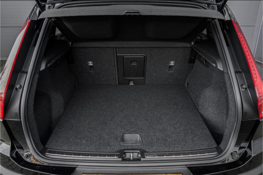 Volvo XC40 2.0 T4 R-Design Trekhaak Camera 19"