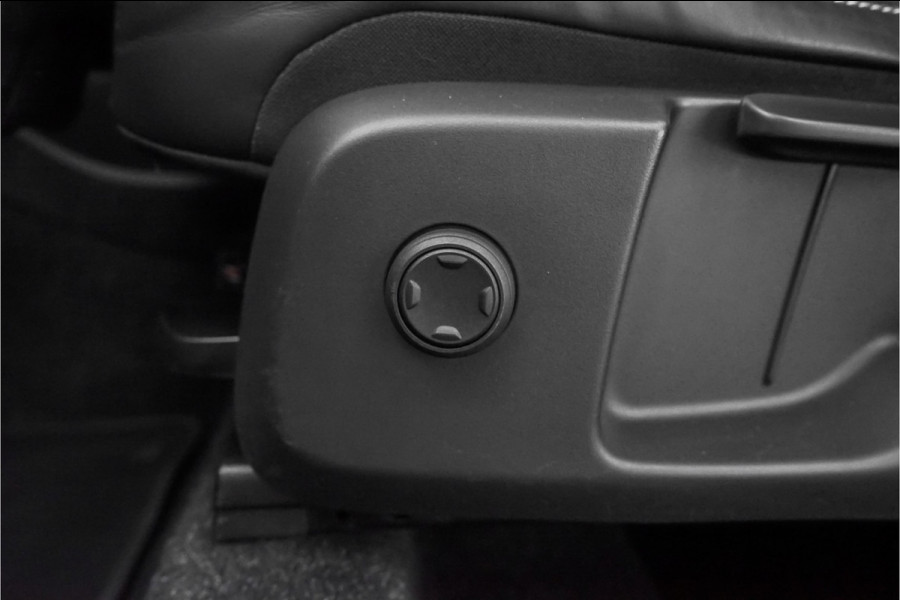 Volvo XC40 2.0 T4 R-Design Trekhaak Camera 19"