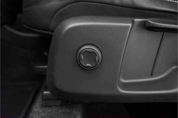 Volvo XC40 2.0 T4 R-Design Trekhaak Camera 19"