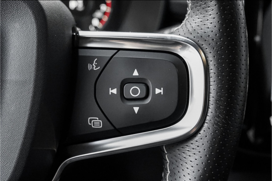 Volvo XC40 2.0 T4 R-Design Trekhaak Camera 19"