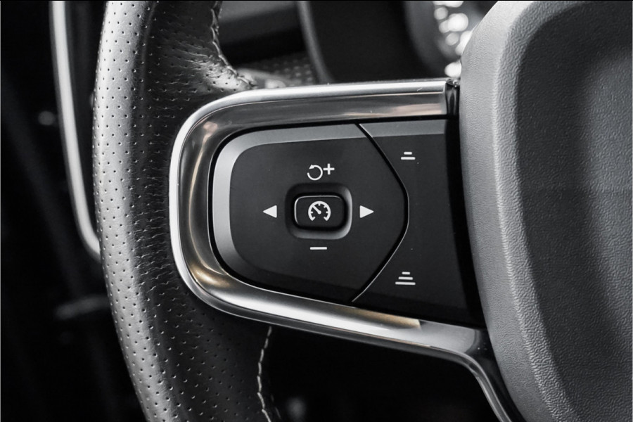 Volvo XC40 2.0 T4 R-Design Trekhaak Camera 19"