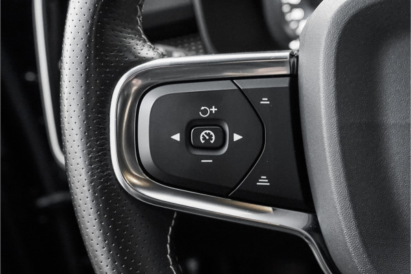 Volvo XC40 2.0 T4 R-Design Trekhaak Camera 19"