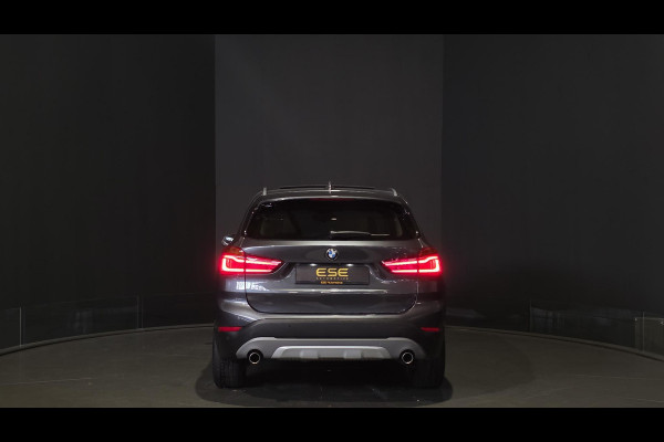 BMW X1 xDrive20i Executive | Panorama | Hud | Sfeer | Camera