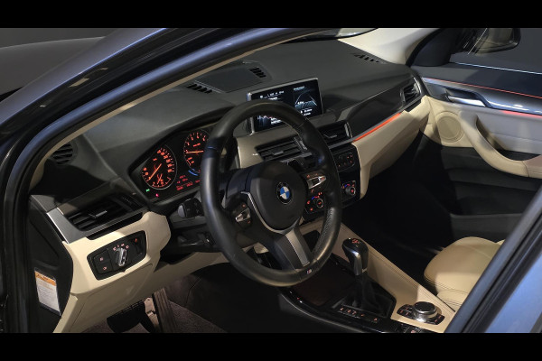 BMW X1 xDrive20i Executive | Panorama | Hud | Sfeer | Camera