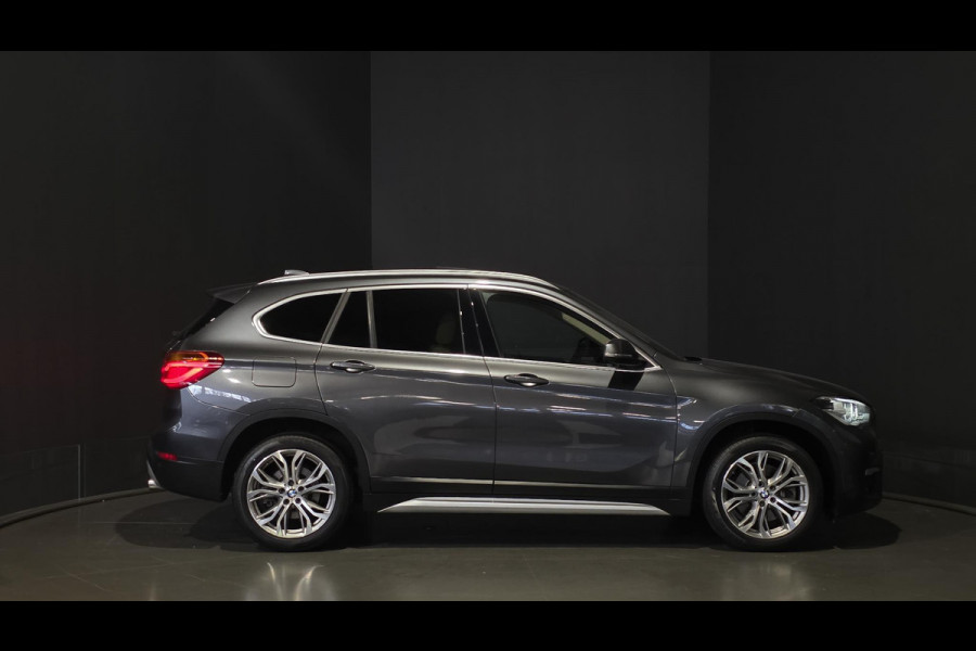 BMW X1 xDrive20i Executive | Panorama | Hud | Sfeer | Camera
