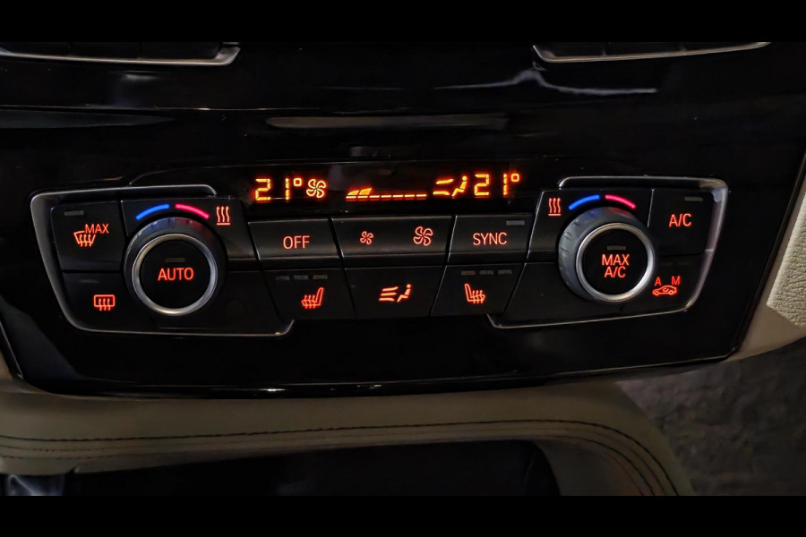 BMW X1 xDrive20i Executive | Panorama | Hud | Sfeer | Camera